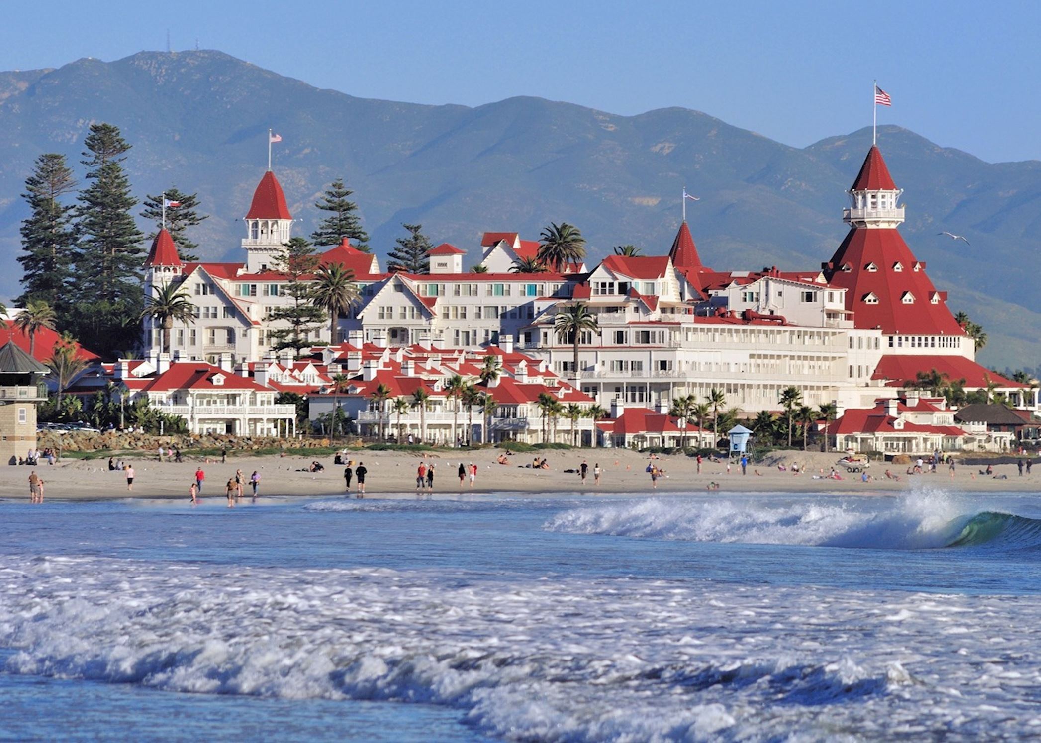 518240-beach-hotel-del-coronado-san-diego